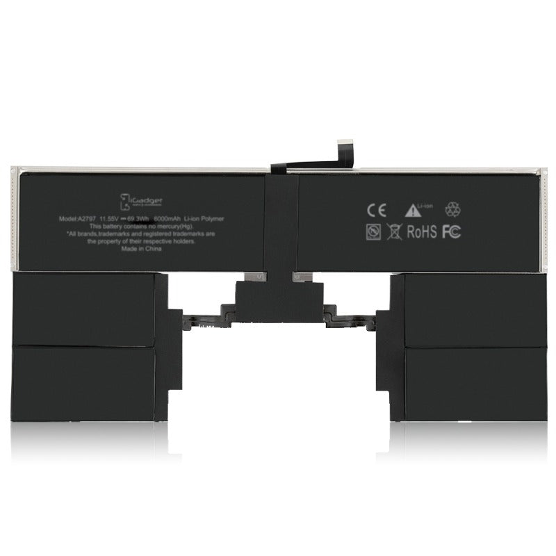 Label side of the MacBook Air 15 inch A2941 replacement battery, battery model A2797, printed with the iGadget label and CE, FC and RoHS marks on the cells