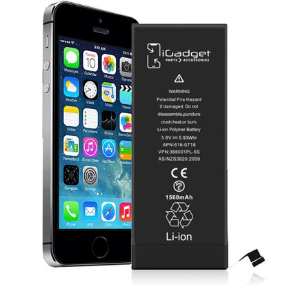 iGadget replacement battery beside an angled iPhone 5s phone